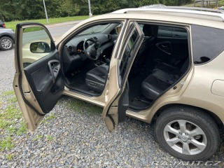 Toyota RAV4  2012