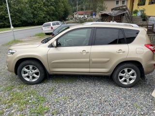 Toyota RAV4  2012