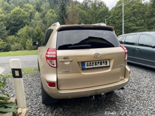 Toyota RAV4  2012