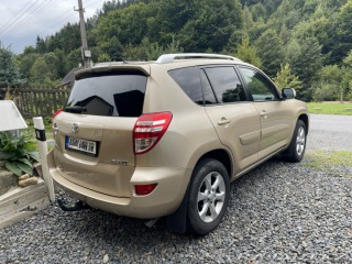 Toyota RAV4  2012