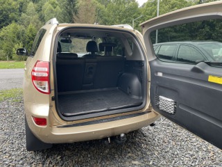 Toyota RAV4  2012