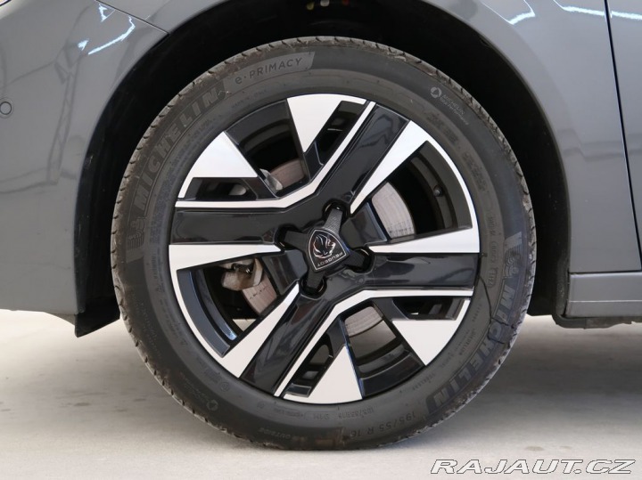 Peugeot 208 1.2HYBRID,CZ,ALLURE,e-DCS 2024