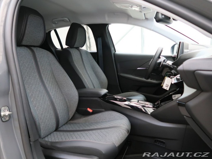 Peugeot 208 1.2HYBRID,CZ,ALLURE,e-DCS 2024