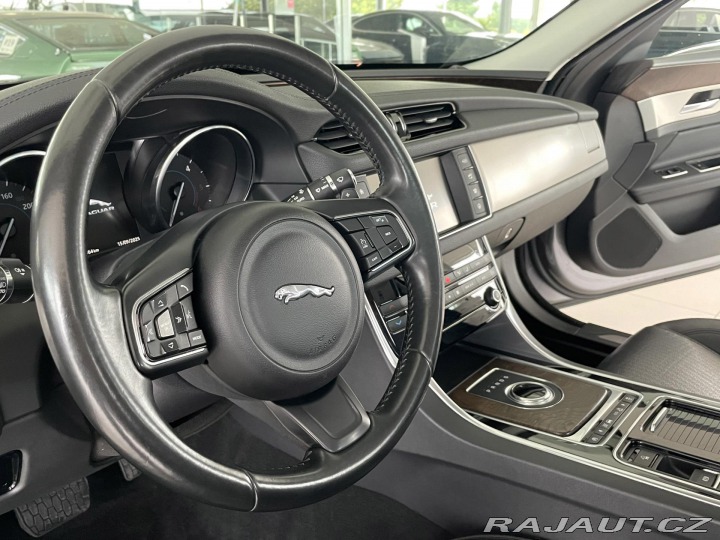 Jaguar XF 20d Aut*Xenon*Navi*Kamera 2016