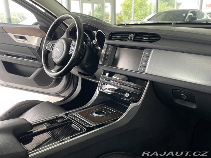 Jaguar XF 20d Aut*Xenon*Navi*Kamera 2016