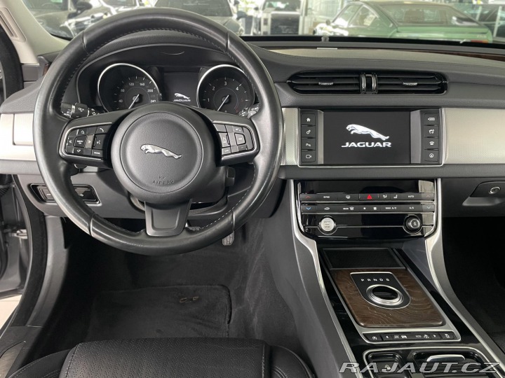 Jaguar XF 20d Aut*Xenon*Navi*Kamera 2016