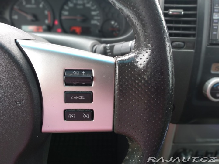 Nissan Navara 2.5 dCi 140kW 4x4 MANUÁL 2015