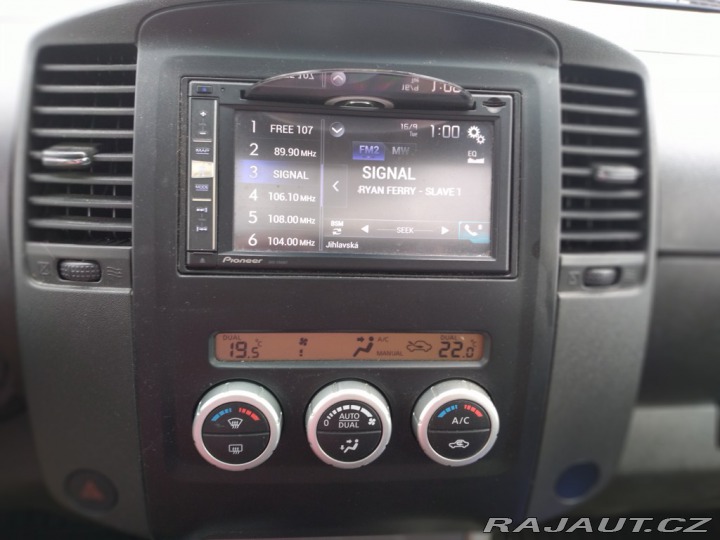 Nissan Navara 2.5 dCi 140kW 4x4 MANUÁL 2015