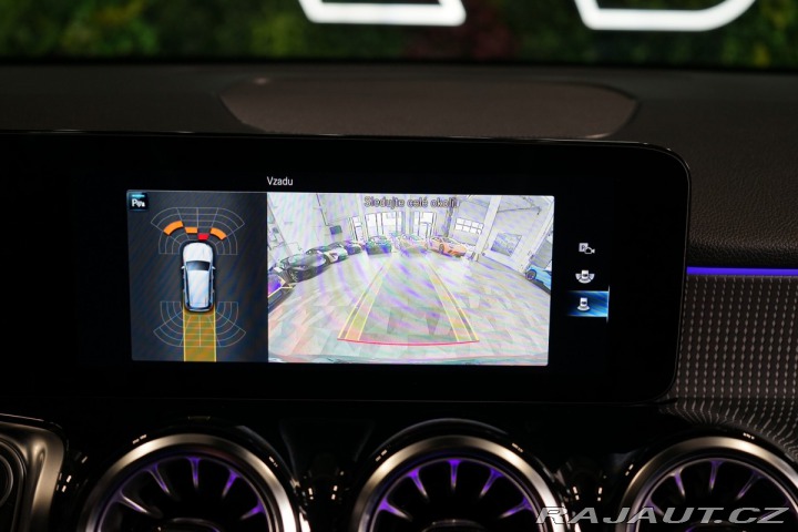 Mercedes-Benz GLB 180*CAMERA*LED*ZÁRUKA 2023