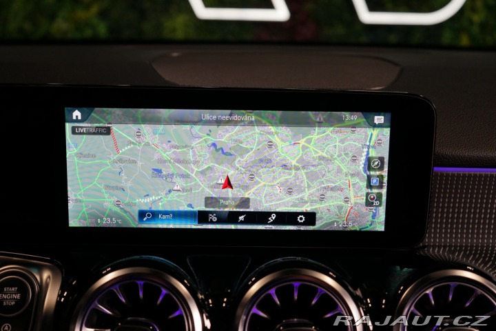 Mercedes-Benz GLB 180*CAMERA*LED*ZÁRUKA 2023