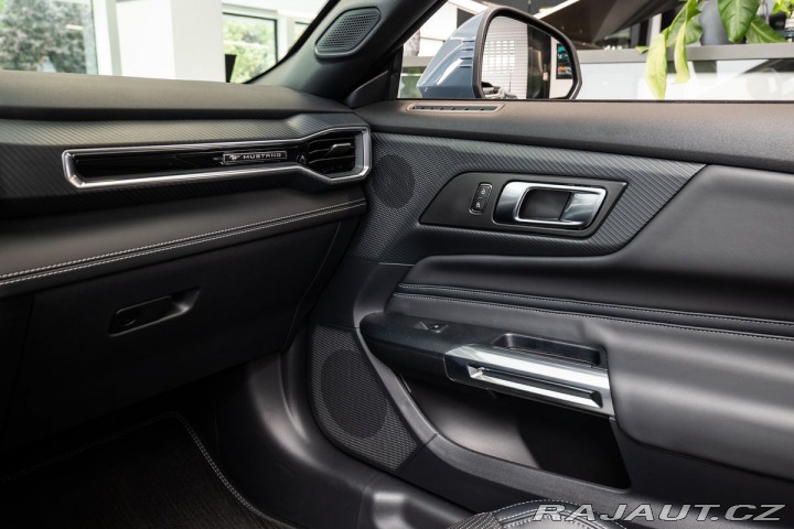 Ford Mustang GT 5.0 V8 Cabrio/Manuál 1800