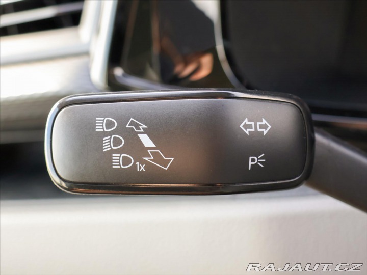 Volkswagen Transporter 2,0 TDI DSG Bulli LONG 9- 2024