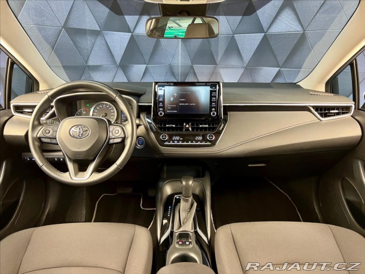 Toyota Corolla 1,8 HYBRID e-CVT COMFORT, 2020