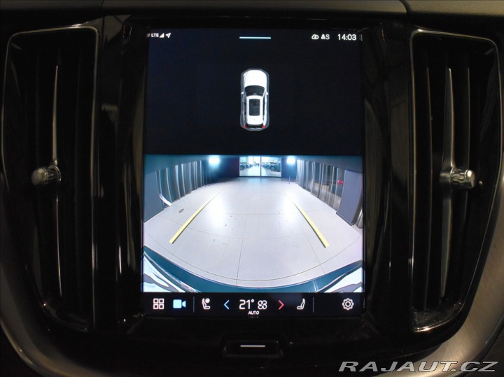 Volvo XC60 2,0 B4 AWD Momentum Bezkl 2021
