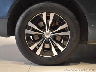 Volvo XC60 2,0 B4 AWD Momentum Bezkl 2021