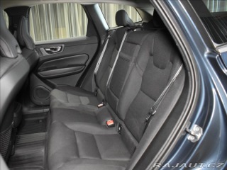 Volvo XC60 2,0 B4 AWD Momentum Bezkl 2021