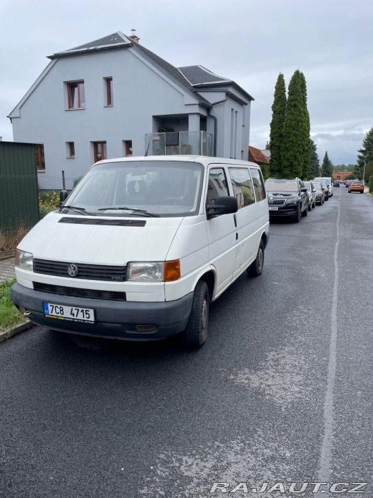 Volkswagen Transporter 2,5 T4 9 míst 2000