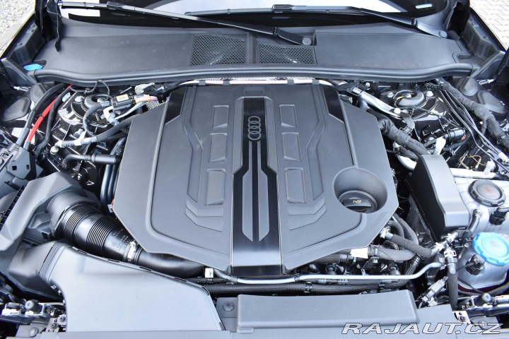 Audi A6 3.0 TFSI 4x4 S-LINE*VZDUC 2025