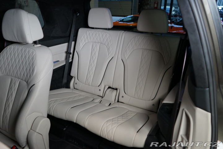 BMW X7 M50i*6-MÍST*NEZ.TOP*ZÁRUK 2022