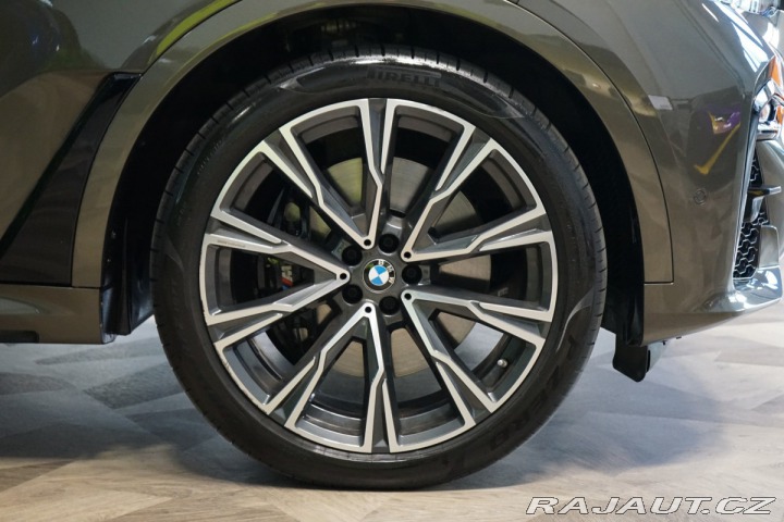 BMW X7 M50i*6-MÍST*NEZ.TOP*ZÁRUK 2022