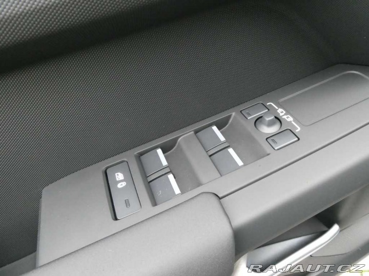 Land Rover Defender 110 3,0 S D200 2025