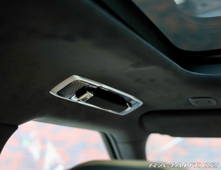 Land Rover Range Rover Sport P550e 3.0 V6 AUTOBIOGRAP 2023