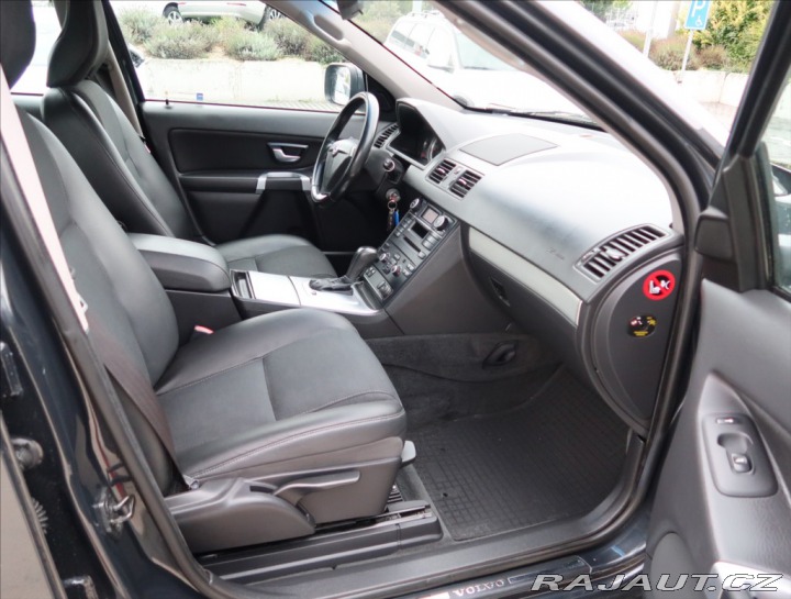Volvo XC90 2,4 D5 AWD AUT 7-MÍST 2011