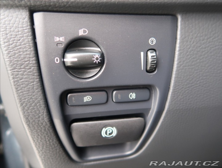 Volvo XC90 2,4 D5 AWD AUT 7-MÍST 2011