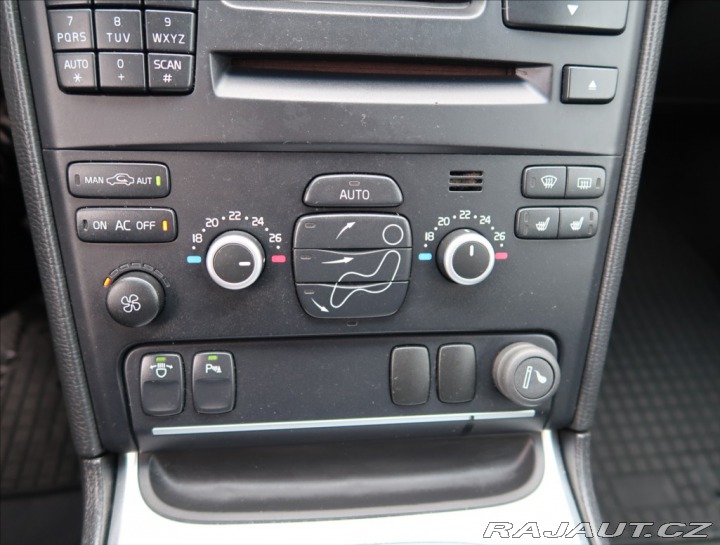 Volvo XC90 2,4 D5 AWD AUT 7-MÍST 2011