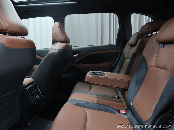 Subaru Forester 4x4 TOURING. 2025