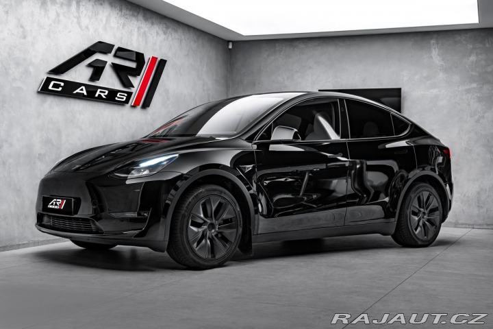 Tesla Model Y  2024