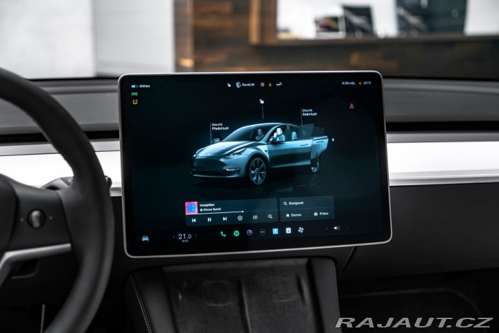 Tesla Model Y  2024