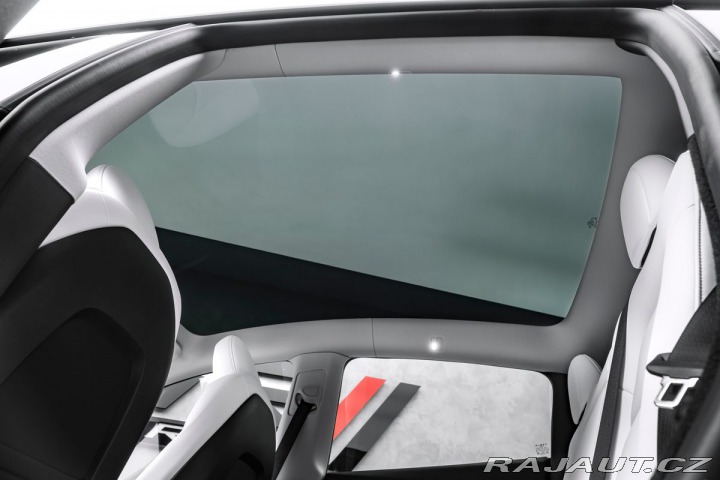 Tesla Model Y  2024