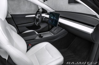 Tesla Model Y  2024