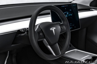 Tesla Model Y  2024
