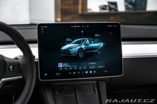 Tesla Model Y  2024