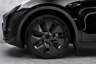 Tesla Model Y  2024