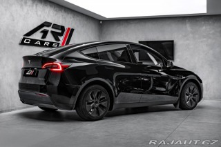 Tesla Model Y  2024