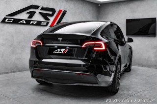 Tesla Model Y  2024