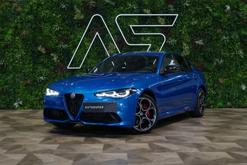 Alfa Romeo Giulia COMPETIZIONE*H/K*LED*ZÁRU