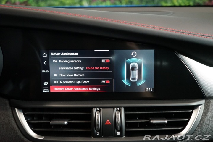 Alfa Romeo Giulia COMPETIZIONE*H/K*LED*ZÁRU 2023