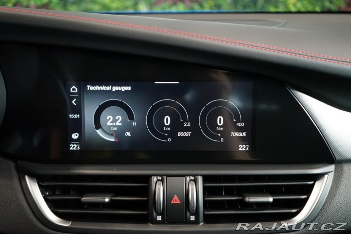 Alfa Romeo Giulia COMPETIZIONE*H/K*LED*ZÁRU 2023