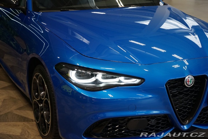 Alfa Romeo Giulia COMPETIZIONE*H/K*LED*ZÁRU 2023