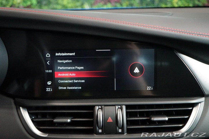 Alfa Romeo Giulia COMPETIZIONE*H/K*LED*ZÁRU 2023