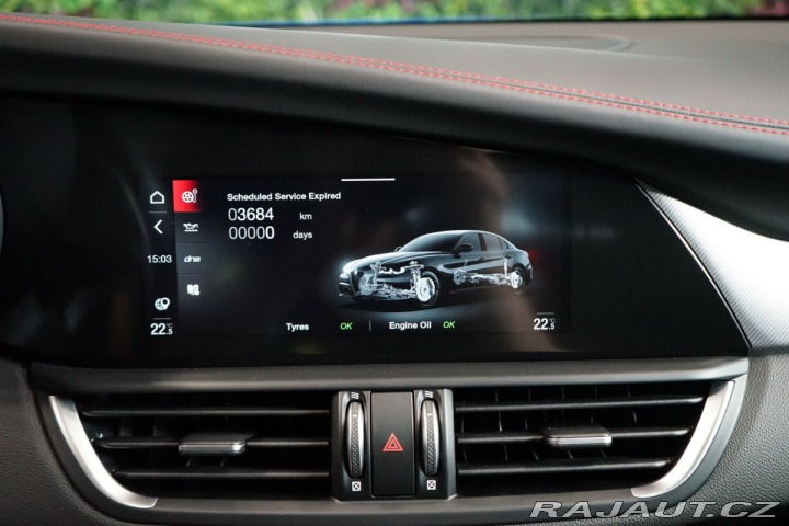 Alfa Romeo Giulia COMPETIZIONE*H/K*LED*ZÁRU 2023