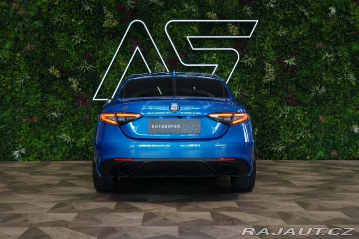 Alfa Romeo Giulia COMPETIZIONE*H/K*LED*ZÁRU 2023