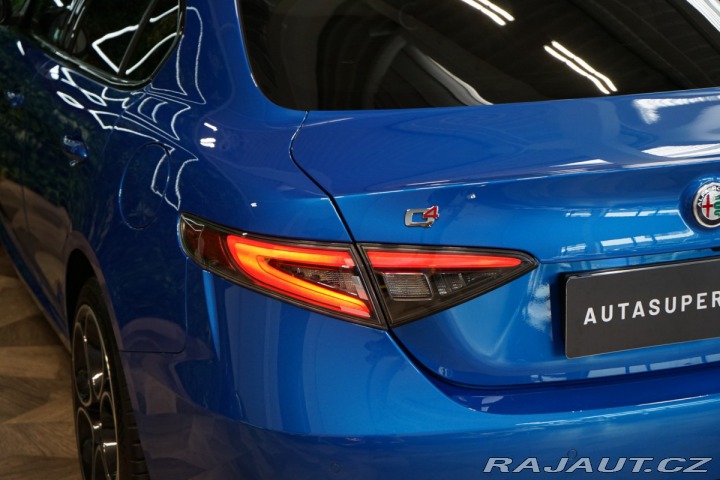 Alfa Romeo Giulia COMPETIZIONE*H/K*LED*ZÁRU 2023