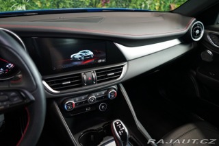 Alfa Romeo Giulia COMPETIZIONE*H/K*LED*ZÁRU 2023
