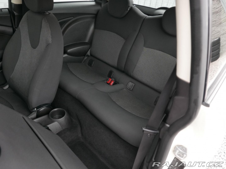 Mini Cooper One 1,6i Klima REZERVACE 2013
