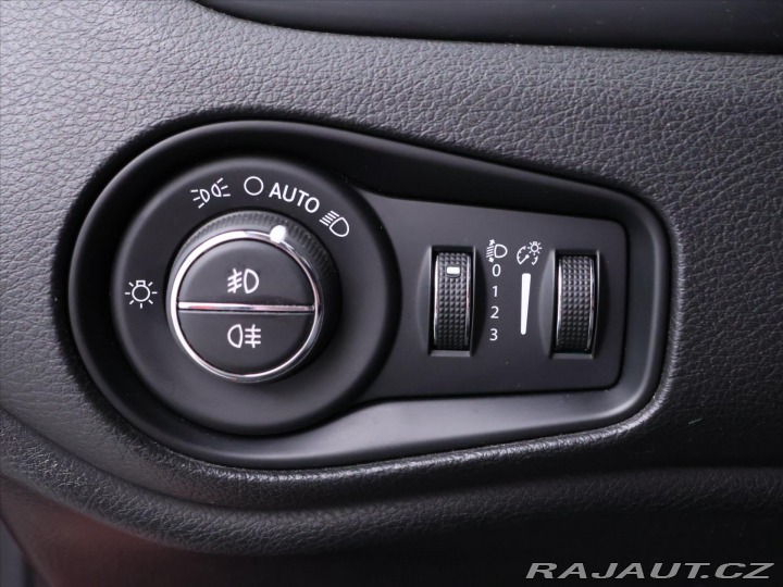 Jeep Renegade 2,0 MJT 103kW Aut. CZ 4X4 2015